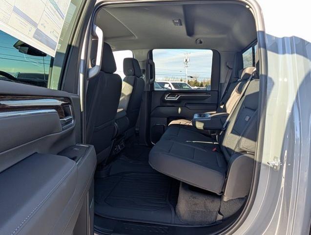 2025 GMC Sierra 2500HD 4WD Crew Cab Standard Bed SLE