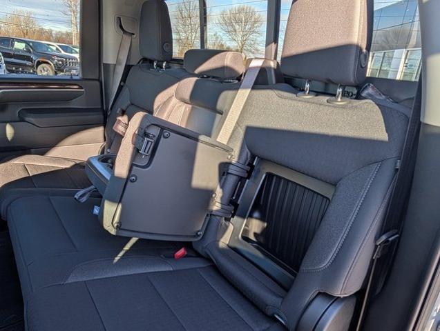 2025 GMC Sierra 2500HD 4WD Crew Cab Standard Bed SLE