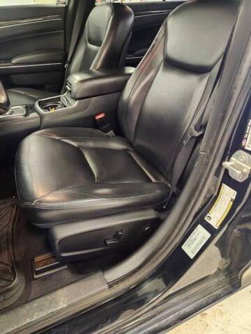 2016 Chrysler 300 Limited