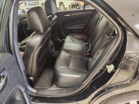 2016 Chrysler 300 Limited