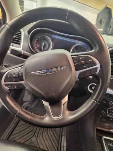 2016 Chrysler 300 Limited