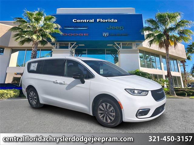2025 Chrysler Pacifica Hybrid PACIFICA PLUG-IN HYBRID SELECT