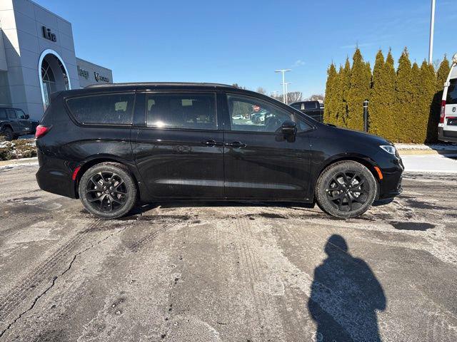2025 Chrysler Pacifica PACIFICA LIMITED