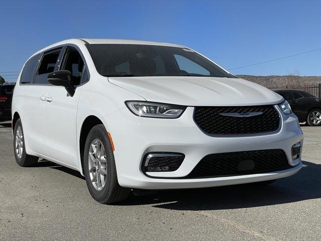 2025 Chrysler Pacifica PACIFICA SELECT