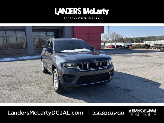 2025 Jeep Grand Cherokee GRAND CHEROKEE LAREDO X 4X4