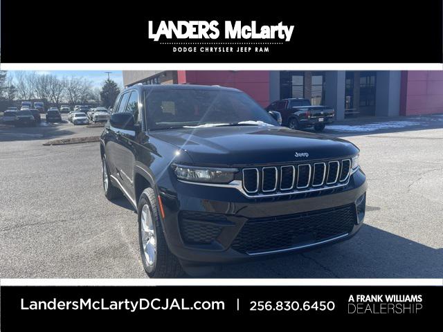 2025 Jeep Grand Cherokee GRAND CHEROKEE LAREDO X 4X4