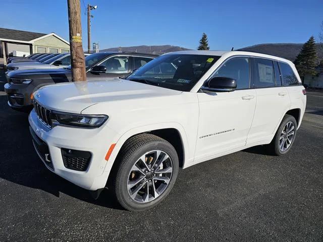 2025 Jeep Grand Cherokee GRAND CHEROKEE OVERLAND 4X4
