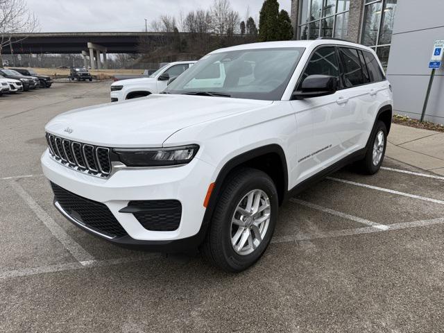 2025 Jeep Grand Cherokee GRAND CHEROKEE LAREDO X 4X4