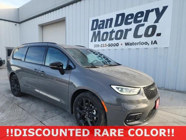 2025 Chrysler Pacifica PACIFICA LIMITED
