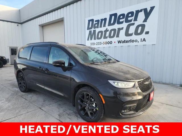 2025 Chrysler Pacifica PACIFICA LIMITED