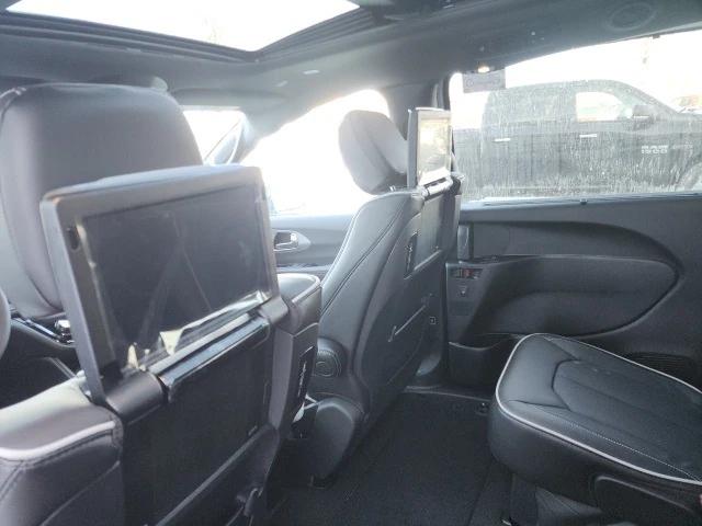 2025 Chrysler Pacifica PACIFICA LIMITED