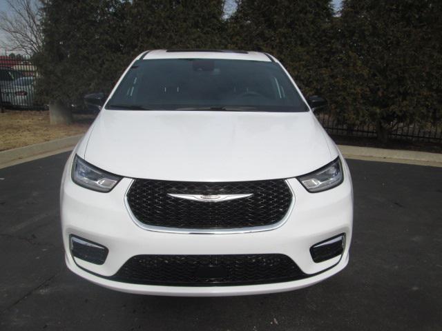 2025 Chrysler Pacifica PACIFICA SELECT AWD