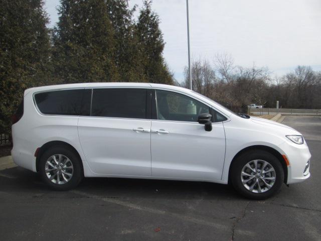 2025 Chrysler Pacifica PACIFICA SELECT AWD