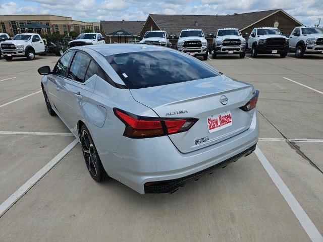 2023 Nissan Altima SR FWD