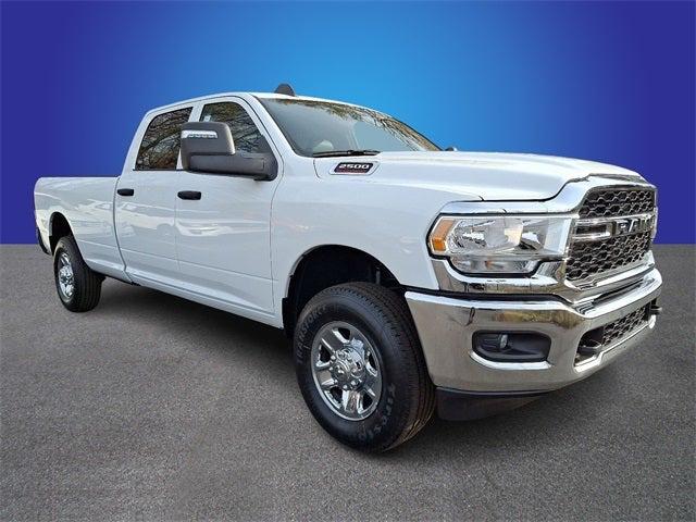 2023 RAM 2500 Tradesman Crew Cab 4x4 8 Box