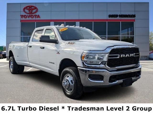 2019 RAM 3500 Tradesman Crew Cab 4x4 8 Box