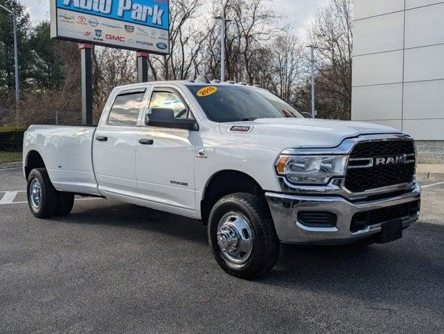 2019 RAM 3500 Tradesman Crew Cab 4x4 8 Box