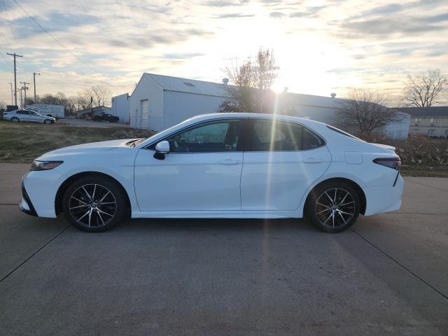 2024 Toyota Camry SE