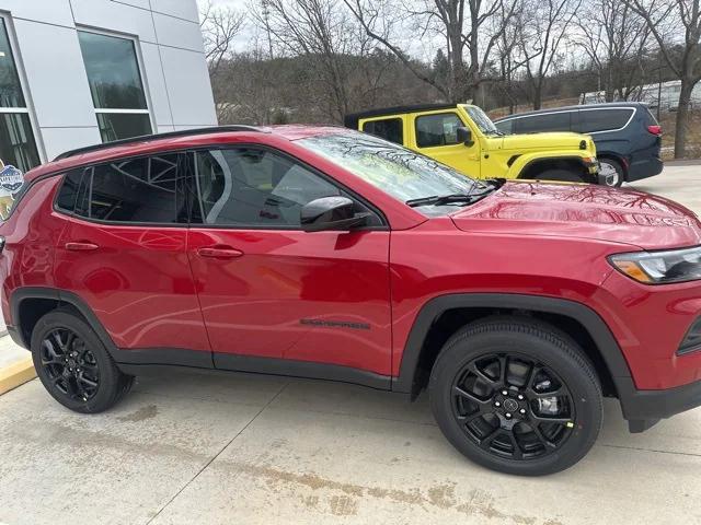 2025 Jeep Compass COMPASS LATITUDE 4X4