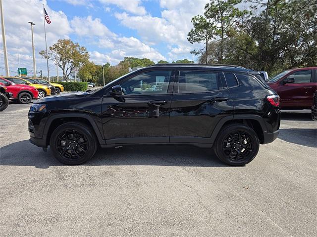 2025 Jeep Compass COMPASS LATITUDE 4X4