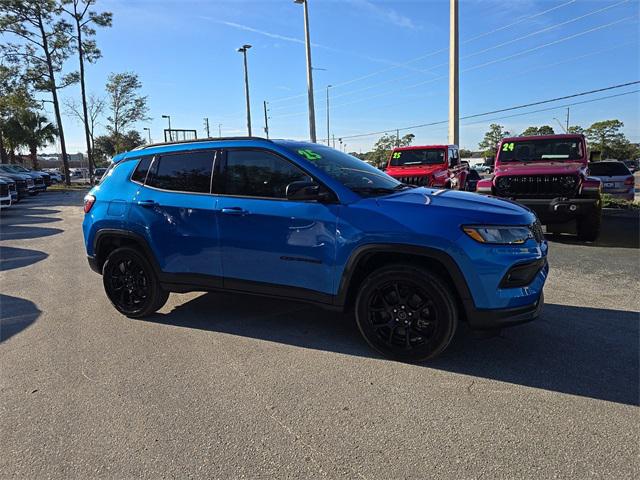2025 Jeep Compass COMPASS LATITUDE 4X4