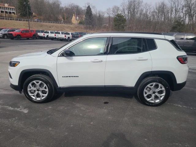 2025 Jeep Compass COMPASS LATITUDE 4X4