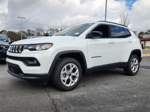 2025 Jeep Compass COMPASS LATITUDE 4X4