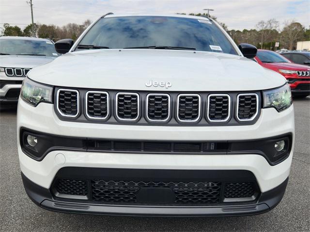2025 Jeep Compass COMPASS LATITUDE 4X4