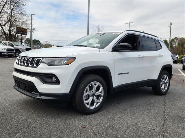 2025 Jeep Compass COMPASS LATITUDE 4X4