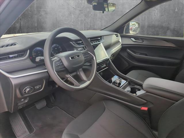 2025 Jeep Grand Cherokee GRAND CHEROKEE LAREDO X 4X2