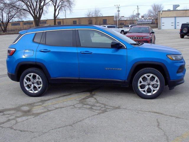 2025 Jeep Compass COMPASS LATITUDE 4X4