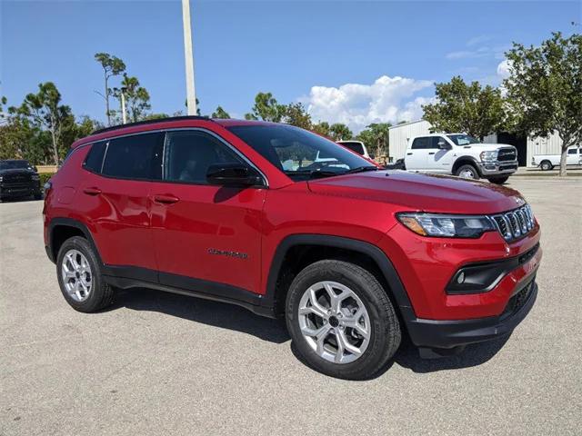 2025 Jeep Compass COMPASS LATITUDE 4X4
