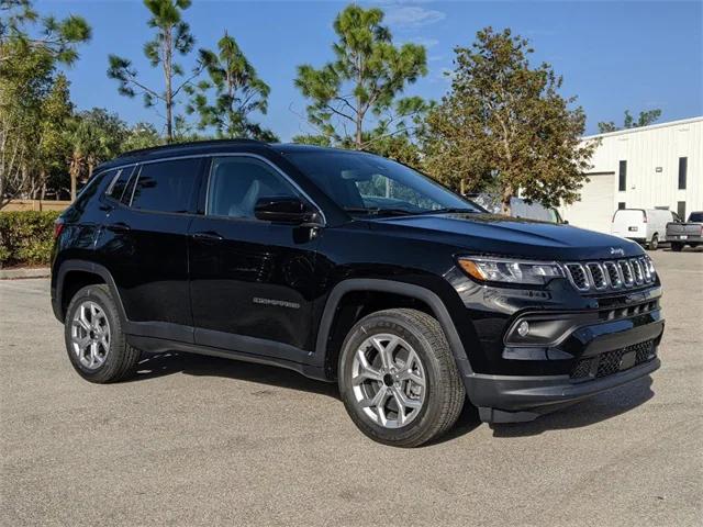 2025 Jeep Compass COMPASS LATITUDE 4X4