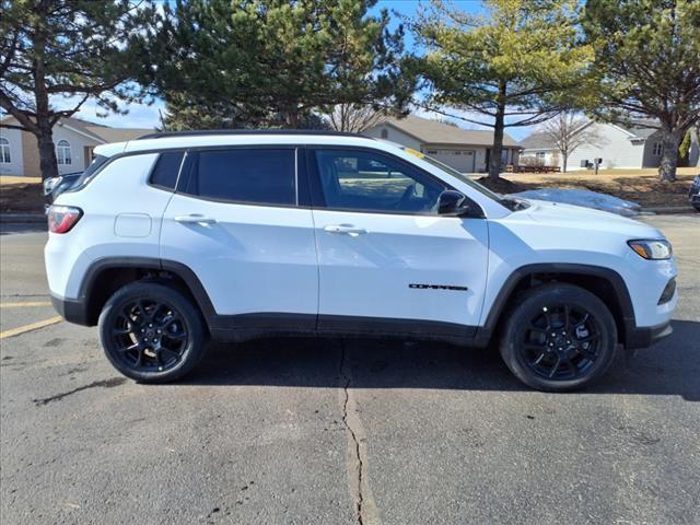 2025 Jeep Compass COMPASS LATITUDE 4X4