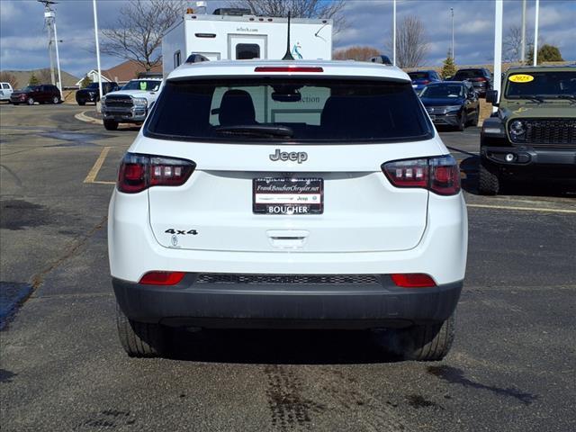 2025 Jeep Compass COMPASS LATITUDE 4X4