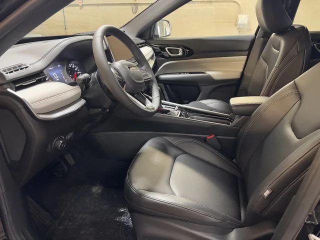 2025 Jeep Compass COMPASS LIMITED 4X4