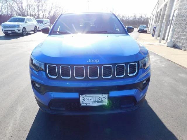 2025 Jeep Compass COMPASS LATITUDE 4X4