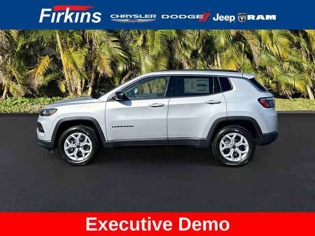 2025 Jeep Compass COMPASS LATITUDE 4X4