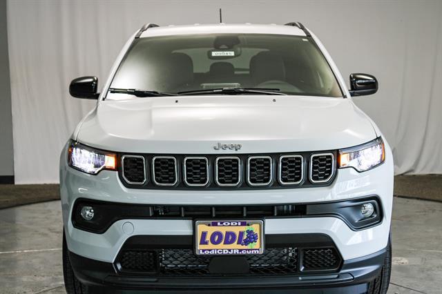 2025 Jeep Compass COMPASS LATITUDE 4X4