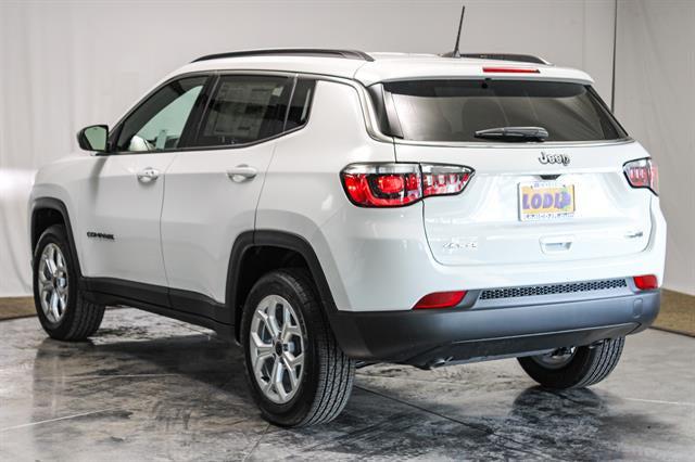 2025 Jeep Compass COMPASS LATITUDE 4X4