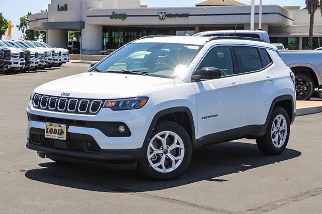 2025 Jeep Compass COMPASS LATITUDE 4X4
