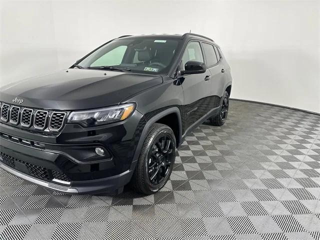 2025 Jeep Compass COMPASS LATITUDE 4X4
