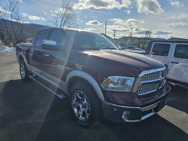 2018 RAM 1500 Laramie Crew Cab 4x4 57 Box