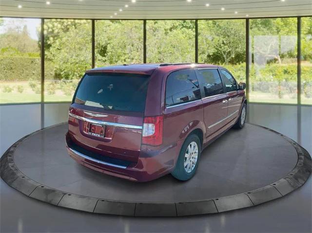 2016 Chrysler Town and Country Touring