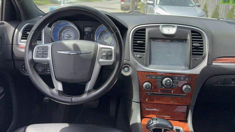 2013 Chrysler 300 Motown