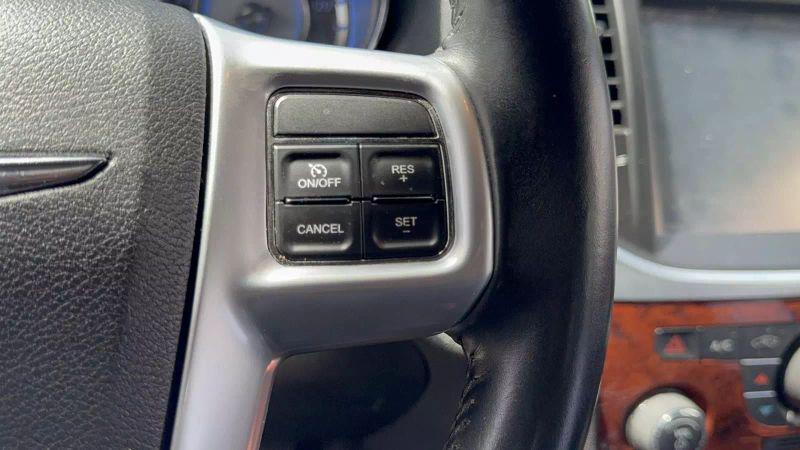 2013 Chrysler 300 Motown