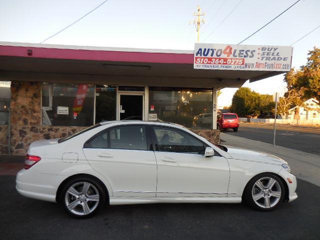 2011 Mercedes-Benz C-CLASS C 300 Luxury 4MATIC