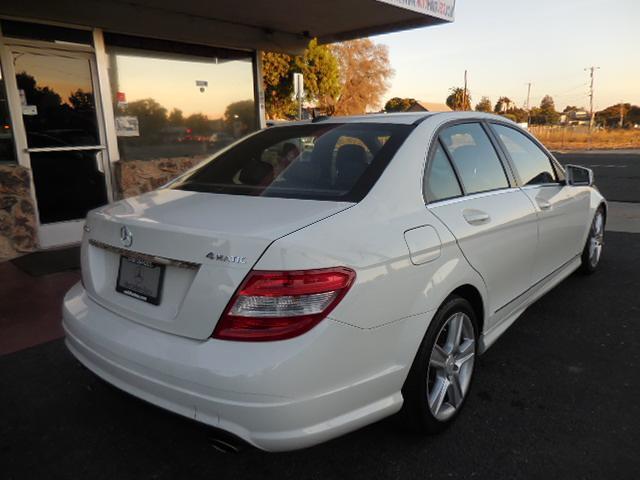 2011 Mercedes-Benz C-CLASS C 300 Luxury 4MATIC