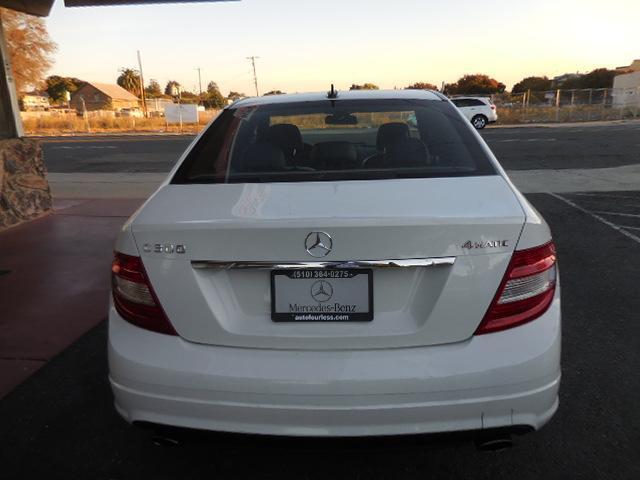 2011 Mercedes-Benz C-CLASS C 300 Luxury 4MATIC