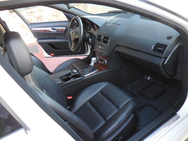 2011 Mercedes-Benz C-CLASS C 300 Luxury 4MATIC